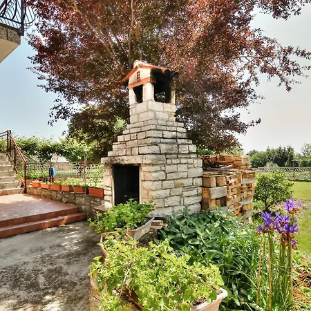Reizendes Nur 200 Meter Zum Mit Meerblick, Grill, Wifi Apartamento Zambratija (Istria)