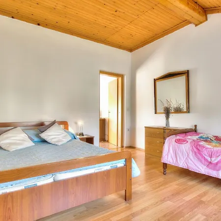 Apartamento Reizendes Nur 200 Meter Zum Mit Meerblick, Grill, Wifi Zambratija (Istria)