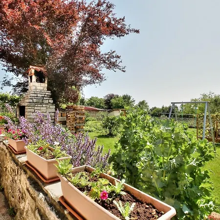 Reizendes Nur 200 Meter Zum Mit Meerblick, Grill, Wifi Apartamento Zambratija (Istria)